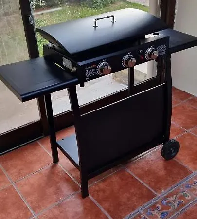 Alojamento de Acomodação e Pequeno-almoço La Jacuzzi Et Cinema 