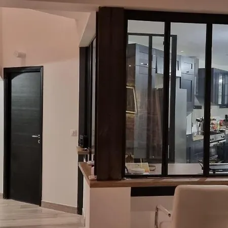 Alojamento de Acomodação e Pequeno-almoço La Jacuzzi Et Cinema 